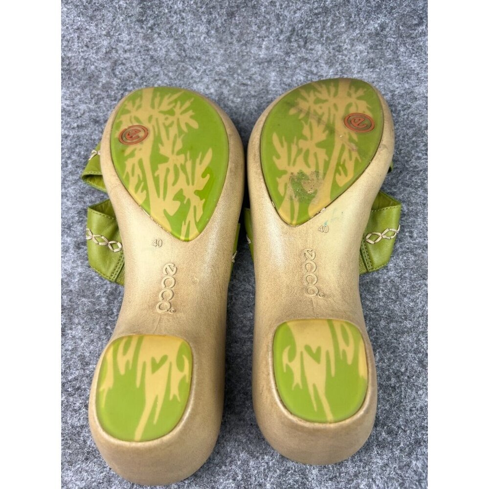Ecco Green Sandals with Crisscross Straps and Cushioned Footbed - Picture 5 of 5